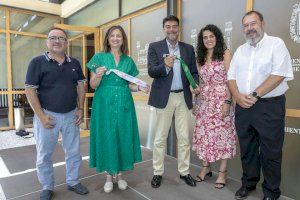 Alicante entrega una réplica de las llaves del Ayuntamiento a los Moros de San Blas en su 80 aniversario