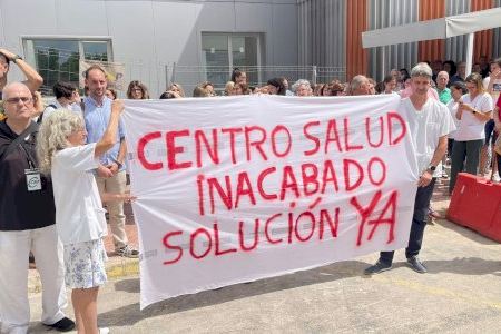 La Vall d'Uixó clama contra la parálisis del ambulatorio tras 46 meses de obras