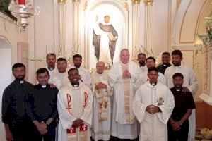 La ermita de Sant Vicent acogió una misa para el equipo de cricket del Vaticano