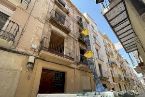 Comienzan las obras para rehabilitar un edificio municipal en la calle Sant Maure que será cedido en régimen de alquiler social