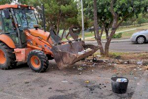 El Ayuntamiento de Paterna recoge cerca de 16 toneladas de residuos en el dispositivo especial de limpieza en La Coma este verano