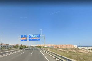 Quatre ferits en un aparatós accident entre dos cotxes a Alacant