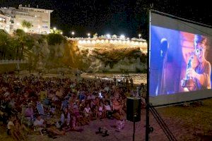 Benidorm inicia mañana el ciclo ‘Cine en la Playa’ con la película ‘Valentina’ en la playa de Mal Pas