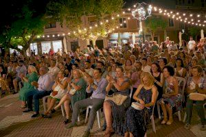 Oropesa inicia las fiestas de San Jaime con el XX aniversario de l'Escola de Danses
