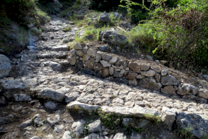 La Vall de Gallinera aposta per la  recuperació dels camins de pedra en sec