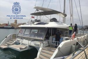 Localizada en el puerto de Gandia una embarcación valorada en 1,5 millones de euros robada en Santa Pola