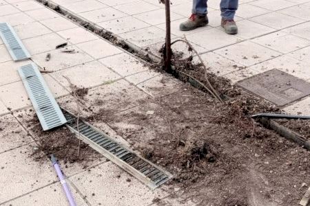 El Ayuntamiento de Algemesí inicia la limpieza de canaletas y sumideros de Algemesí para evitar inundaciones