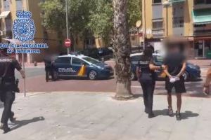 Detenidos dos ladrones por robarle el móvil, el SIP y una tarjeta de supermercado a dos vecinos de Alicante