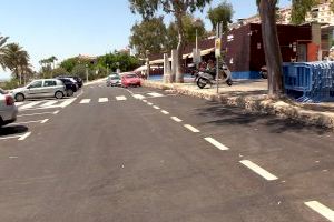 El Ayuntamiento mejora el asfaltado de la zona de aparcamiento de Santa Pola del Este