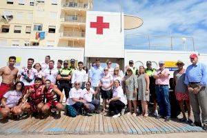 Policía Local y Cruz Roja efectúan un simulacro de salvamento en la playa del Perellonet
