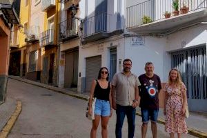 Els diputats de Compromís, Guardiola i Fajardo, recullen les reivindicacions del col·lectiu de Suera