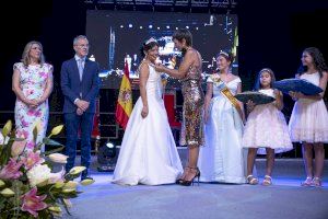 Micaela García es presentada como reina de las Fiestas de Benifaió 2023