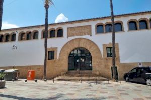 La Junta de gobierno adjudica una de las paradas del Mercat Municipal de Xàbia