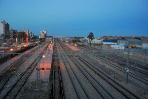 El Ple reclama de les vies ferroviàries i millores en la carretera V-23