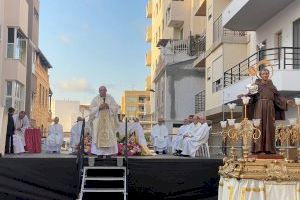 El Arzobispo preside la misa del 125 aniversario de la bendición de la primera capilla de El Perelló