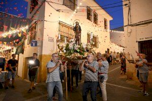 Sant Roc y la Mare de Déu d’Agost protagonistas de la procesión de “les Festes d’Agost”