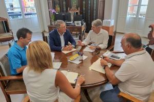 Vegara se reúne por primera vez con el presidente de la CHS para abordar las necesidades del municipio
