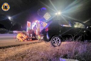 Rescatan a una persona atrapada tras un accidente en Paterna