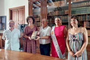 El Ayuntamiento de Benicarló reconoce a Beatriz Fernández, directora invitada de la serenata