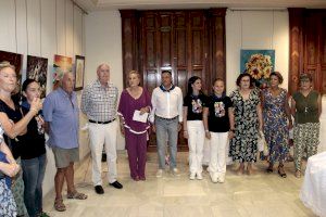 Borriana inaugura l'exposició de bolillos i pintures per la Misericòrdia