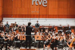 La Jove Orquestra Simfònica de la FSMCV presenta el concert 'New emotions' juntament amb Violincheli Brothers