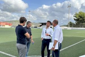 Benissa inicia las obras para la renovación del césped artificial del Campo de Fútbol municipal
