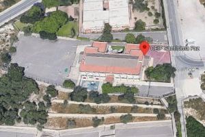 El Ayuntamiento de Alicante adjudica las obras para acondicionar el patio, juegos infantiles y pistas deportivas del CEIP Santísima Faz
