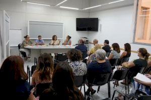La regidora d'educació de Xàtiva es reuneix amb els equips directius dels centres escolars