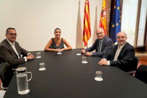 Ruth Merino se reúne con el presidente del Colegio de Economistas de Valencia para conocer la situación del colectivo