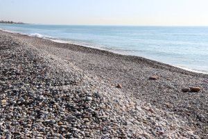 Se prohíbe el baño temporalmente en playa de Almardá por la detección de enterecocos