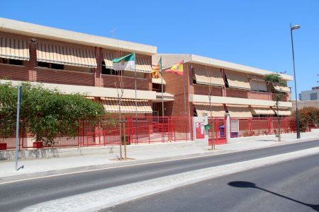 San Vicente vuelve a implantar el servicio de absentismo escolar en colegios e institutos tras dos años sin prestación