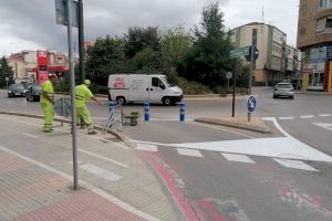 El Ayuntamiento optimiza la zona de aparcamiento de la calle Miguel Hernández tras su conversión en sentido único