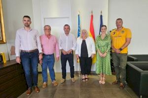 El Diputado provincial de Turismo, Andrés Martínez, visita Oropesa del Mar para mostrar el apoyo de la Diputación con la localidad