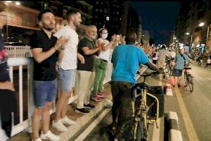 Vecinos cortan un tramo del túnel de Pérez Galdós-Giorgeta para pedir su eliminación