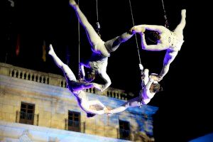 Castelló vibra amb l'impressionant ballet aeri que arranca el festival 'Retorn a la ciutat''
