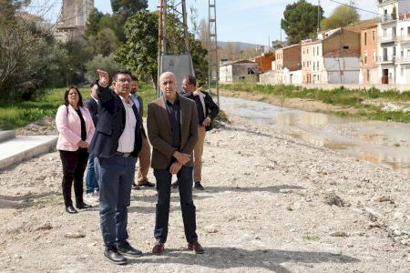 La CHX inicia les obres que invertiran 600.000 euros en la nova passarel·la i la millora paisatgística i mediambiental del riu Clariano