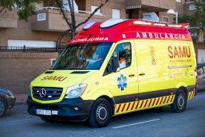 Dos heridos al ser atropellados por un coche en Alicante