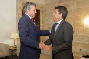 Carlos Mazón mantiene un encuentro con el presidente de Stadler Valencia