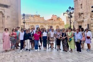 La regidora de Turisme, Arantxa Miralles, realitza una visita guiada per Castelló amb motiu del Dia Mundial del Turisme