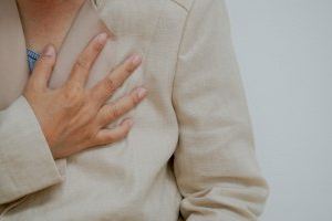 Augmenten de forma preocupant els infarts de miocardi i les angines de pit en dones, episodis associats normalment als homes