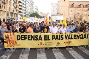 La manifestació del 9 d’Octubre recorre València un altre any més