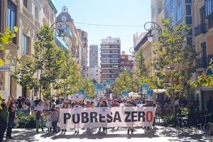 Alicante sale a la calle para exigir la erradicación de la pobreza bajo el lema #PobresaZeroAhora #NingunaPersonaAtrás