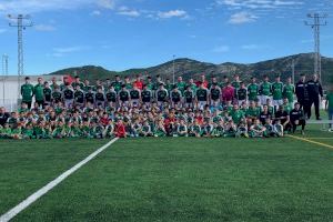 Sant Mateu celebra la puesta de largo del estadio de fútbol tras una inversión de 400.000 euros con la recuperación de su primer equipo