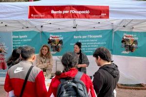 València Activa acerca sus programas y servicios con ‘Places per l’Ocupació’ a Orriols