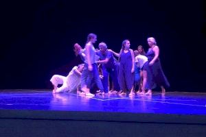 La coreógrafa Elvira Madrigal presenta 'Navegar la danza' con el alumnado del Centre Municipal de les Arts