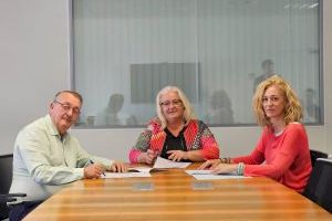 El Ayuntamiento de Oropesa del Mar respalda de nuevo al Club Náutico con la firma del convenio