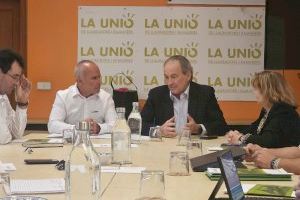LA UNIÓ ha presentat hui al nou equip de la Conselleria d'Agricultura quasi 600 propostes de futur per al camp valencià
