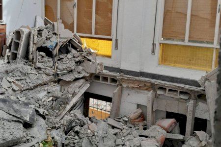 Milagro en Ontinyent: un trabajador salva la vida tras derrumbarse una vivienda en obras