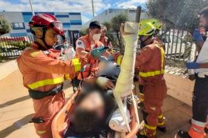 Un treballador es lesiona el muscle en un accident laboral a Riba-roja de Túria
