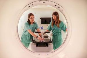 El Hospital La Fe renueva su tecnología con la instalación de nuevos equipos